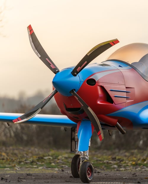 Blue Red 160 Left Aspect Closeup